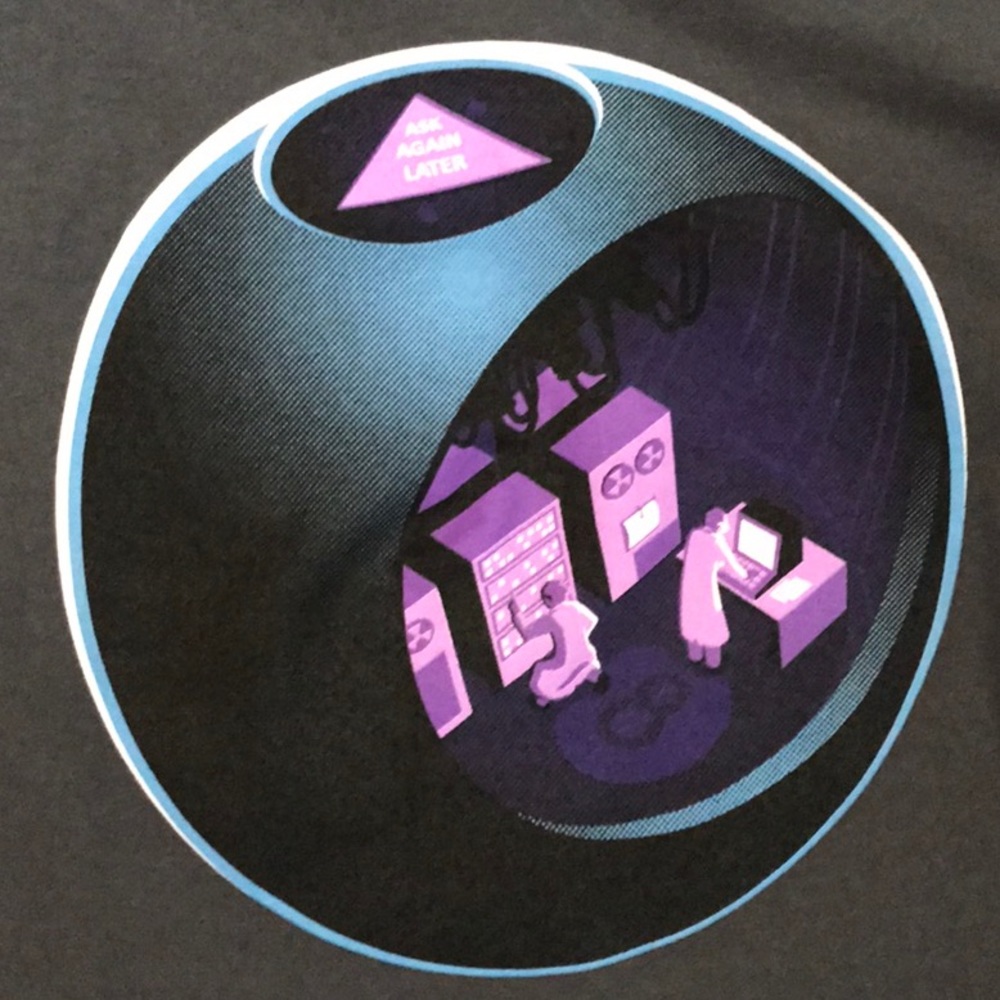 Last chance donating tomorrow 🔴 NWOT Magic 8 Ball T-shirt